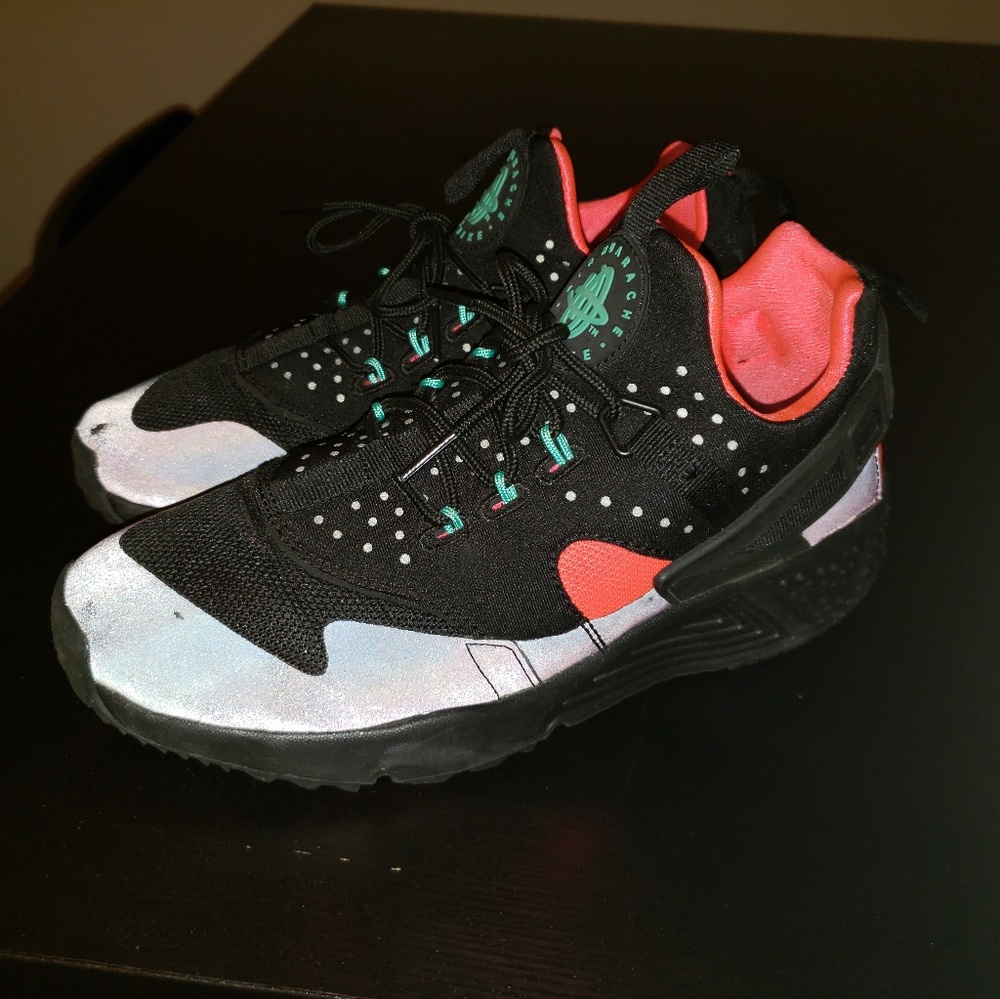 Nike Air Huarache Utility PRM "Bright Crimson"